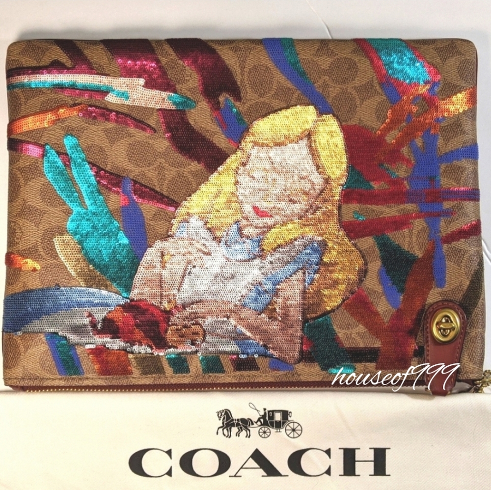Ultra Rare Disney Alice in wonderland Turnlock 30